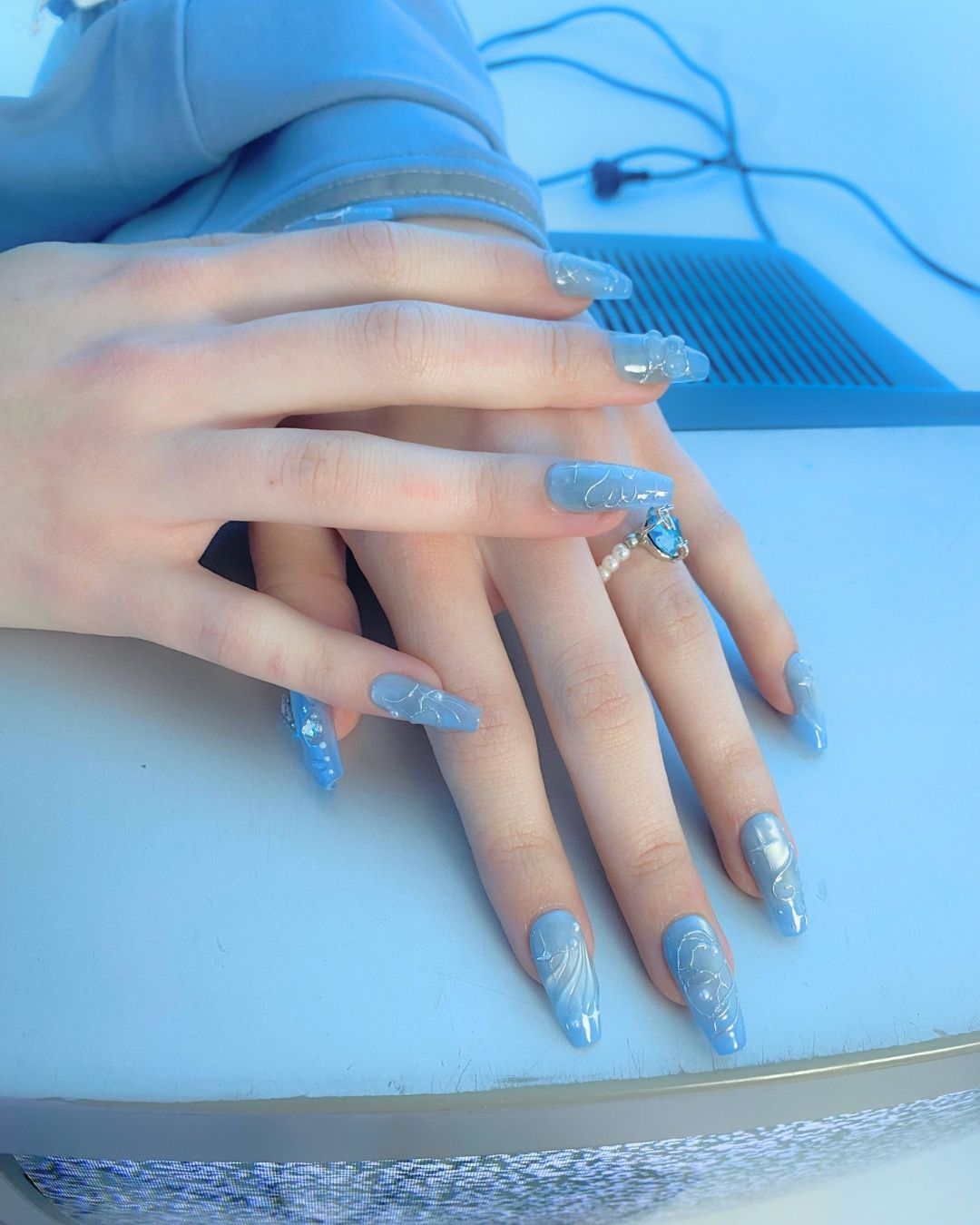 holoware Press-on Nails : PRE-ORDER